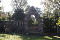 Domaine de Keravel - porche de l'ancienne église de Saint-Quay