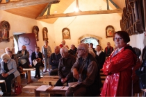 Le groupe dans la chapelle de la Trinité
